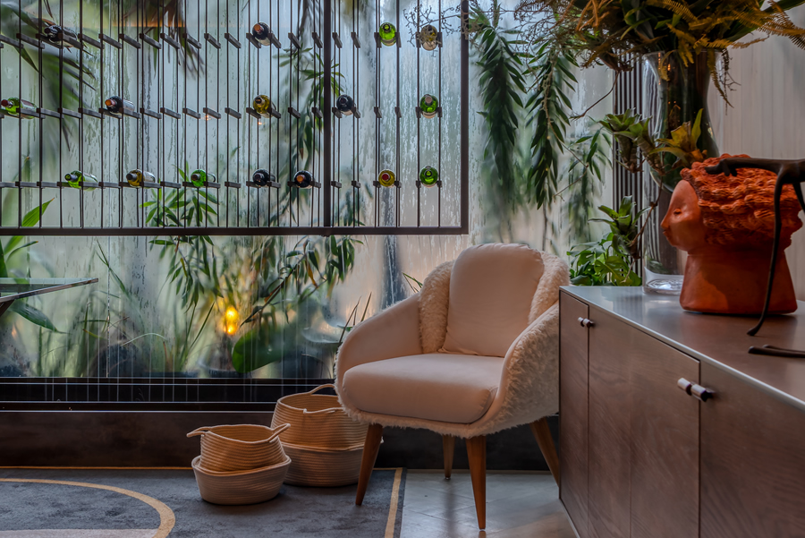 Neste projeto temos o porcelanato Onix da Biancogres e metais Deca.